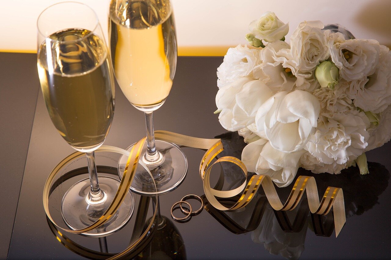 Champagne flutes & flowers
